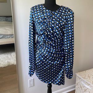 Not sure how this Zara is a large but I usually wear a small- fit me well.